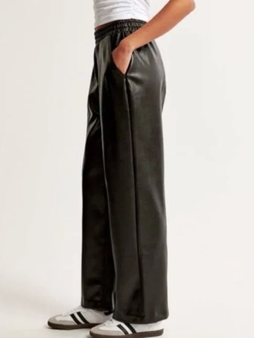 NWT Abercrombie Wide Leg Vegan Leather Pants - Black - Picture 2 of 5